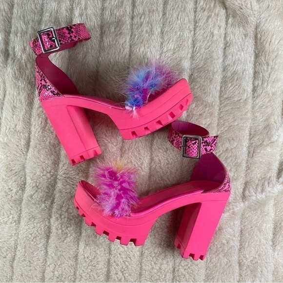 𝅺PINK SOUND Heels - Picture 1 of 8